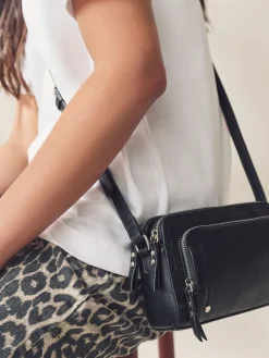 - Crossbodytas met dubbele rits*Next Sale