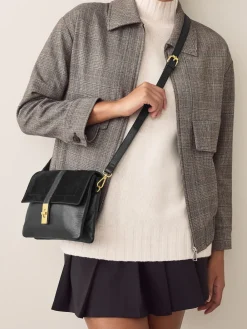 - Crossbodytas met imitatie krokodillenleer*Next Outlet