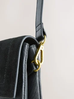 - Crossbodytas met imitatie krokodillenleer*Next Outlet