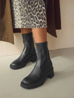 Zwart - Forever Comfort® - Enkellange soklaarzen met grove zool*Next Discount