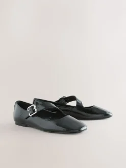 - Forever Comfort® Asymmetric Mary Jane Shoes*Next New