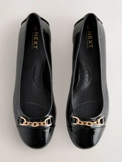 Zwart - Forever Comfort® ballerina's met ketting en hardware*Next Hot