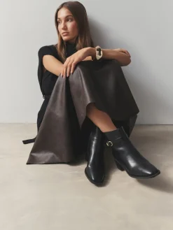 Zwart - Forever Comfort® Buckle Trim Block Heel Ankle Boots*Next Hot