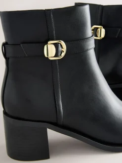 Zwart - Forever Comfort® Buckle Trim Block Heel Ankle Boots*Next Hot