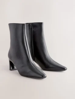 - Forever Comfort® enkellaarsjes met hak en spitse neus*Next Discount