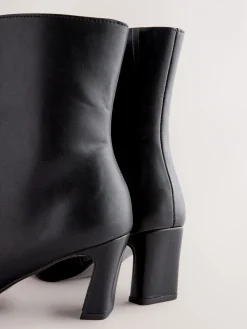 - Forever Comfort® enkellaarsjes met hak en spitse neus*Next Discount