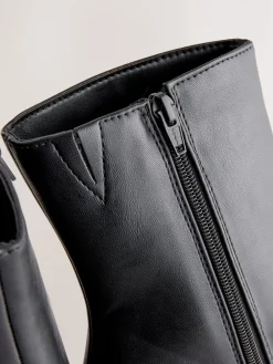 - Forever Comfort® enkellaarsjes met hak en spitse neus*Next Discount