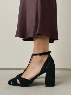 Zwart - Forever Comfort® Leather T-Bar Cutout Closed Toe Block Heels*Next Sale