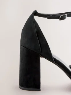 Zwart - Forever Comfort® Leather T-Bar Cutout Closed Toe Block Heels*Next Sale