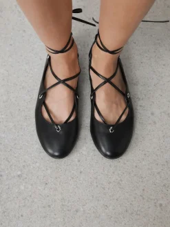 Zwart - Forever Comfort® Leather Ghillie Shoes*Next Outlet