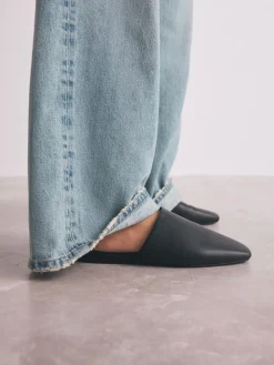 - Forever Comfort® muiltjes met hoge uitsnijding en vierkante neus*Next New