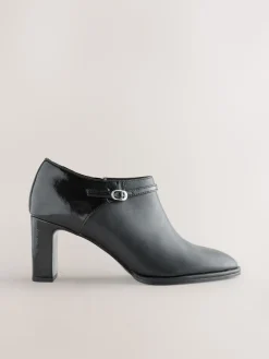 Zwart - Forever Comfort® Round Toe Block Heel Buckle Detail Shoe Boots*Next Outlet