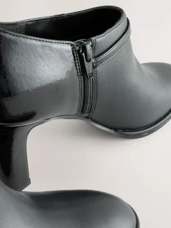 Zwart - Forever Comfort® Round Toe Block Heel Buckle Detail Shoe Boots*Next Outlet