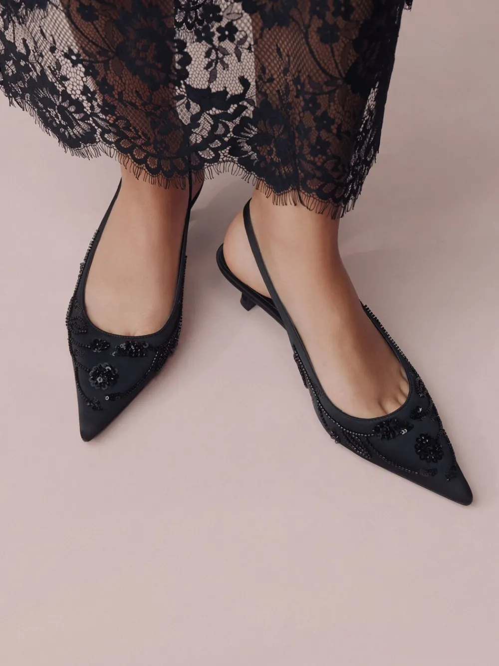 - Forever Comfort satijnen slingbacks met kralen en hakje*Next New