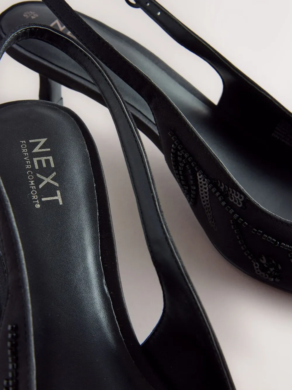 - Forever Comfort satijnen slingbacks met kralen en hakje*Next New