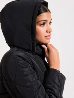 - halflange gewatteerde jas*Friends Like These Best