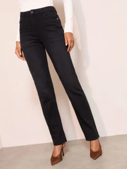 - jeans met rechte pijpen*Friends Like These Best