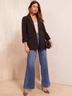 Zwart - maatgesneden blazer met mouwdetails*Friends Like These Online