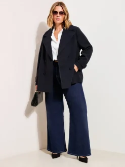 - - Modieus gesneden halflange jas met één knoop*Friends Like These