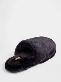 - Faux Fur Slippers*Gap Hot