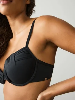 - Gedrapeerde, voorgevormde Bikini met beugel*Next New