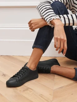 - Gelakte honkbalsneakers*Next