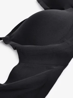 - Gladstrijkende beha's zonder beugel met lichte vulling voor ultiem comfort*Next Best