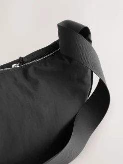 - Grote nylon schoudertas*Next Best