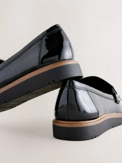 - Lakleren instappers met kwastjes en dikke zool*Next Hot