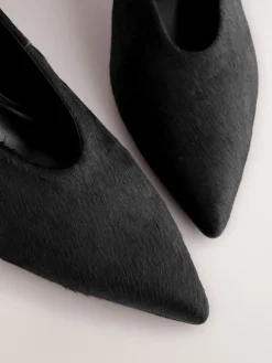 - Leren schoenen met spitse neus en lage blokhakken*Next Sale