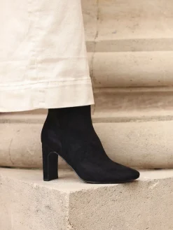 - Alisha Point Toe Block Heeled Ankle Boots*Linzi Outlet