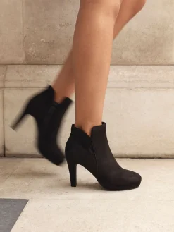 - Layara enkellaarzen met plateauzool en stilettohakken*Linzi Online