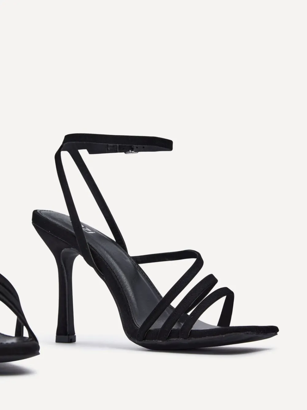 Zwart - Scarlett sandalen met bandjes, hak en enkelbandje*Linzi Outlet