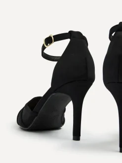 - Serri pumps met naaldhak en mesh in de voorkant*Linzi