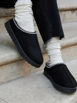 - Tana Faux Suede Slip-On Slippers*Linzi New