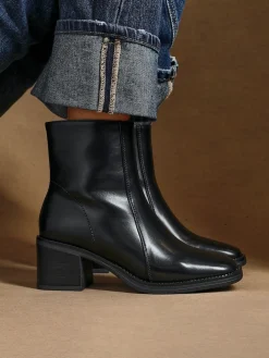 - Wander Block Heel Ankle Boots*Linzi Best