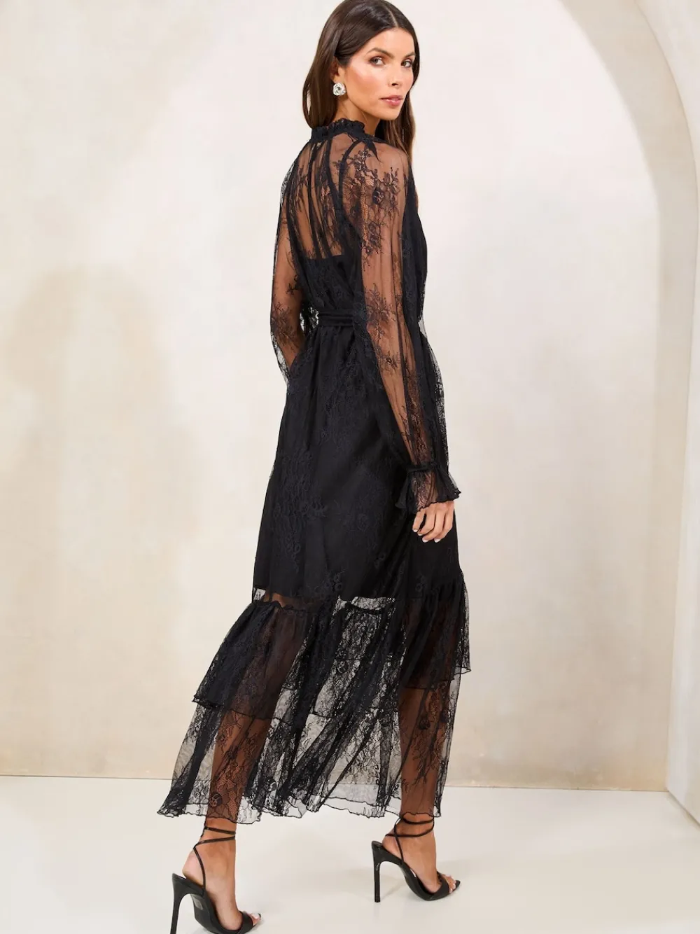 - kanten midi-jurk met lange mouwen en ruches*Lipsy Discount