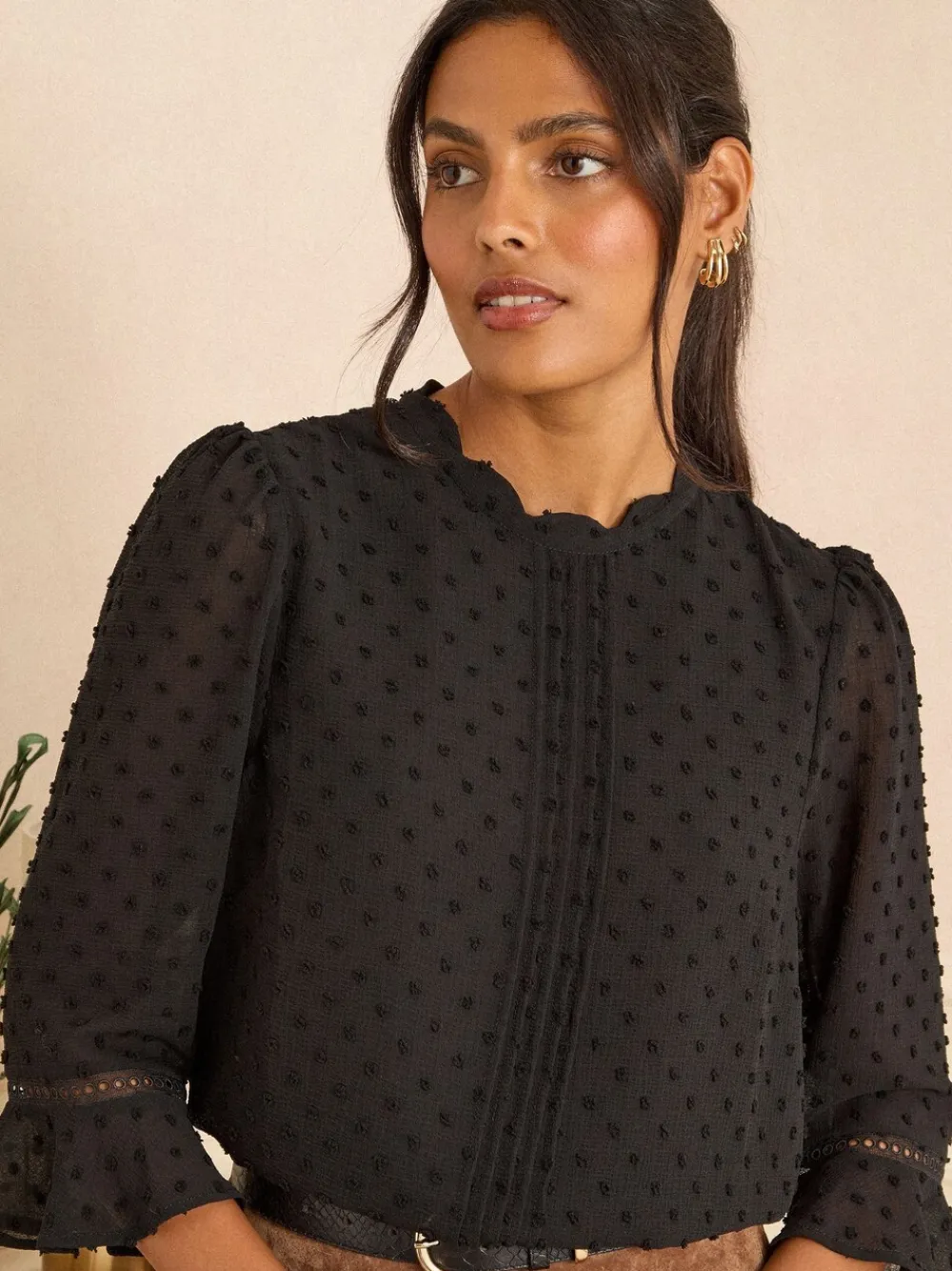 - 3/4 Flute Sleeve Dobby Blouse*Love & Roses Outlet