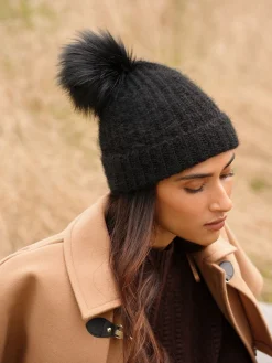 Zwart - Cosy Pom Hat*Love & Roses Online