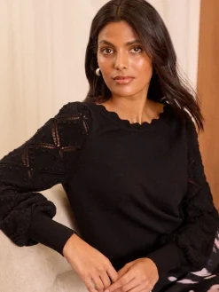 Zwart - gebreide trui met noppensteek en geschulpte rand*Love & Roses Clearance