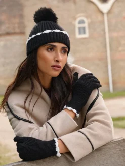 - Scallop Trim Ribbed Pom Hat and Gloves Set*Love & Roses Discount