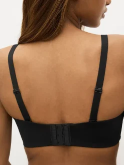 - Minimaliserende strapless bandeaubeha zonder vulling in cupmaat DD+*Next Clearance