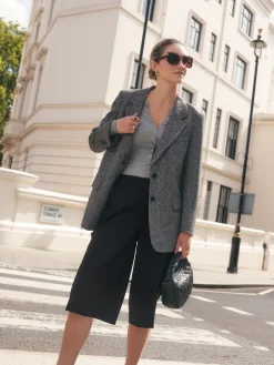 - Modieuze lange shorts*Next Discount