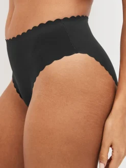 - No VPL slipje met geschulpte rand*Next Hot