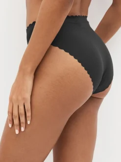 - No VPL slipje met geschulpte rand*Next Hot