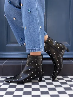- Wide Fit Kiki Studded Low Heel Ankle Boots*Novo Clearance