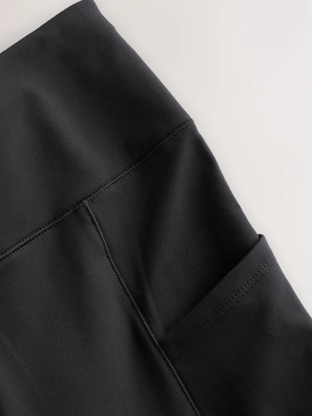 - Outdoor legging met fleecevoering en warme handgreep*Next Best