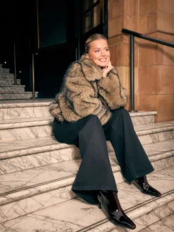 - Palazzo-jeans met hoge taille en wijde pijpen*Next New