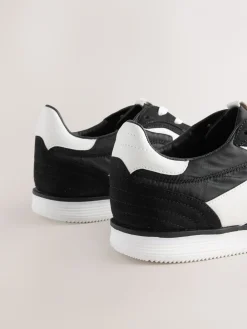 - Paneel Detail Vetersluiting Trainers*Next Outlet