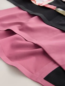 Zwart / Praline Huidskleur / Roze Bloemen - Set van 4 No VPL menstruatieslips voor medium vloeien*Next Best